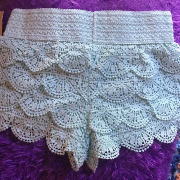 NEW Rewind-Mint Layered Lace Shorts-Small♥ - Picture 3 of 3